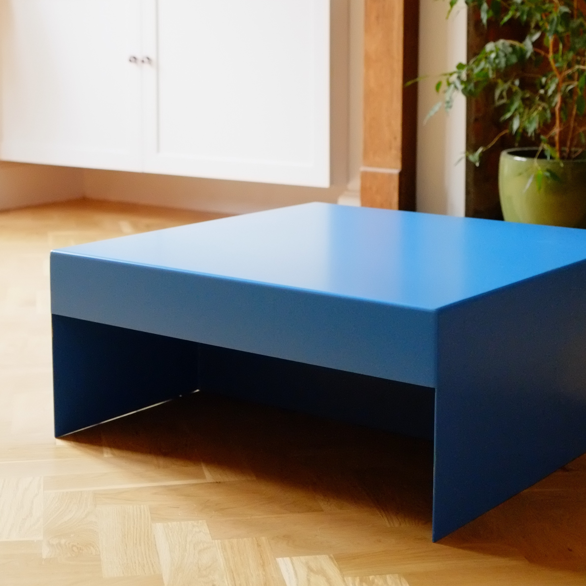 Single Form Coffee Table